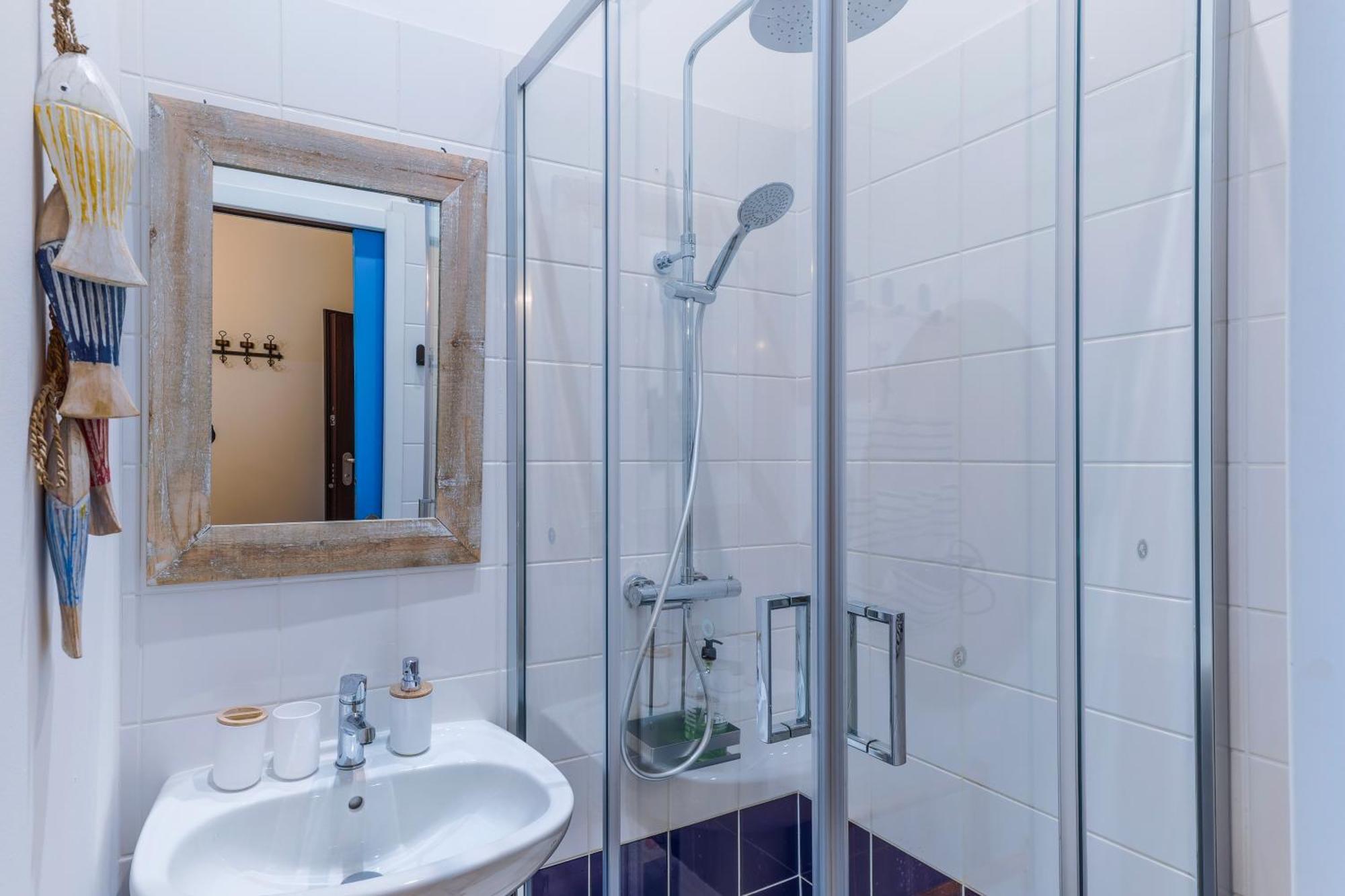 Studio Travel 24M2, 120M Vieux-Port ,Clim , Wifi ,Acces Autonome Avec Code مارسيليا المظهر الخارجي الصورة